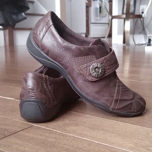 Clarks Artisan Velcro Slip On Comfort Loafer Size 7